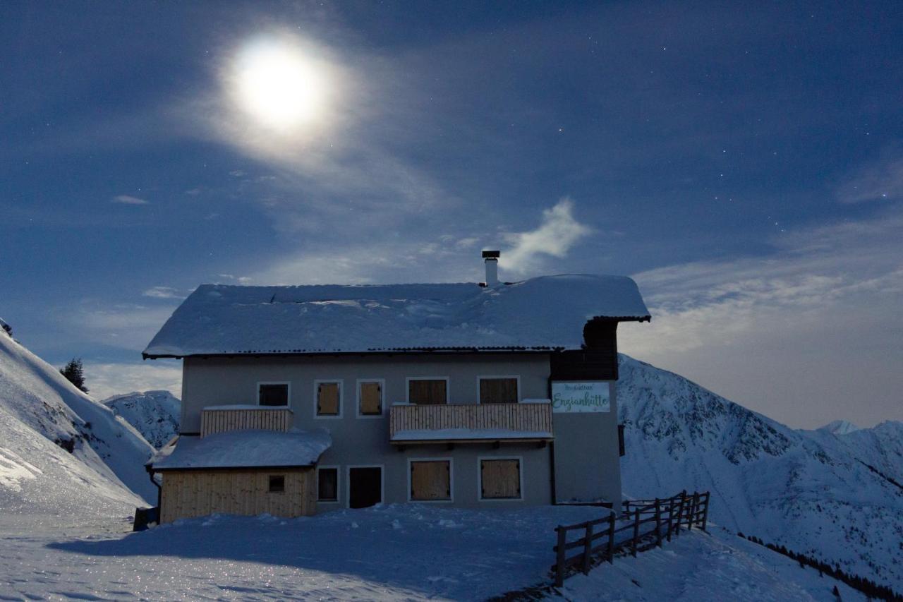 Enzianhütte Berggasthaus San Leonardo in Passiria Exterior foto