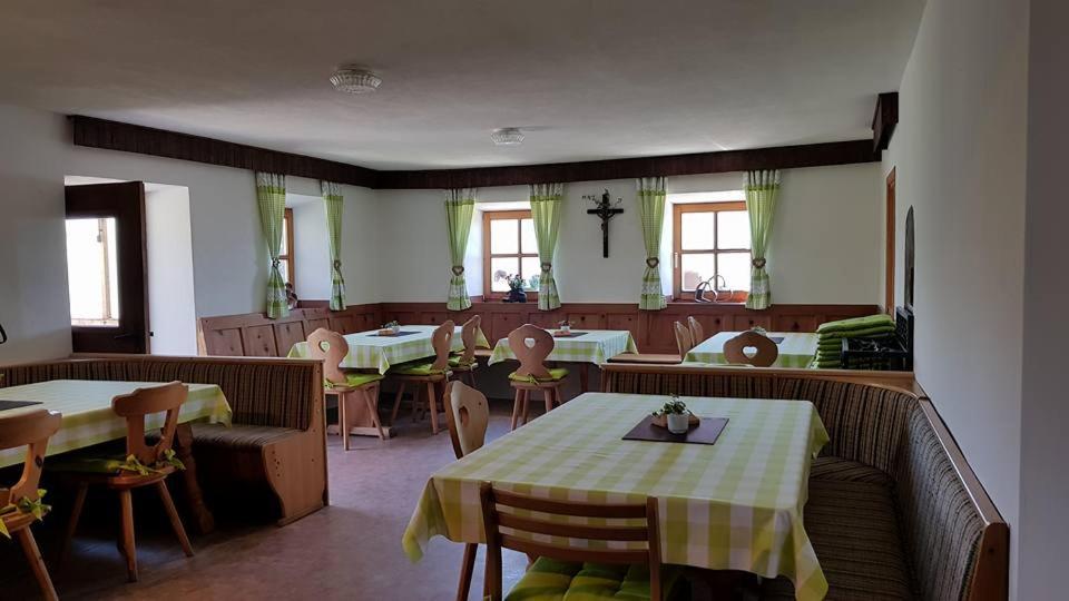 Enzianhütte Berggasthaus San Leonardo in Passiria Exterior foto