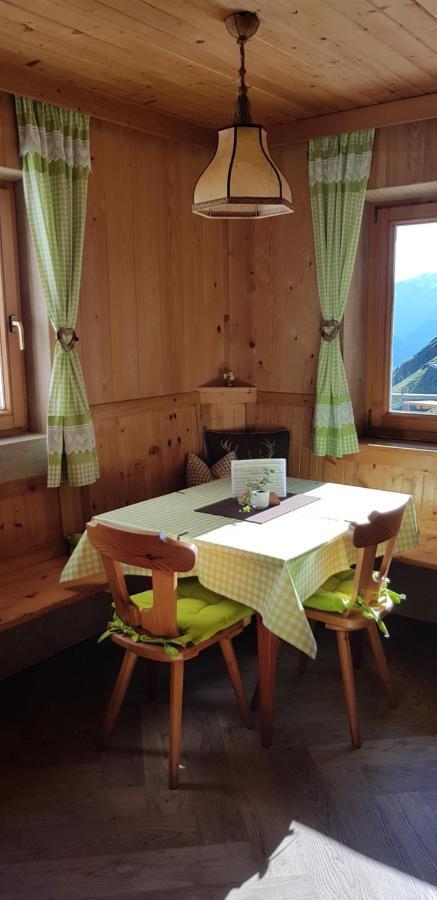 Enzianhütte Berggasthaus San Leonardo in Passiria Exterior foto